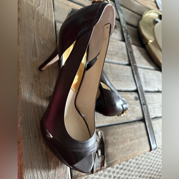 as new CHOCOLATE BROWN Michael Kors heels - Picture 3 of 5